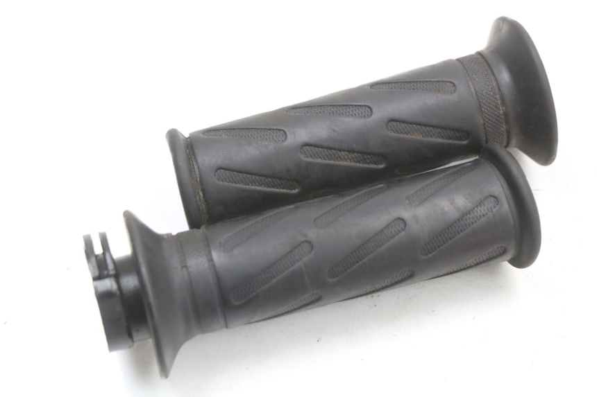 photo de Manopola dell'acceleratore PEUGEOT KISBEE 4T 50 (2018 - 2022) - Altra angolazione