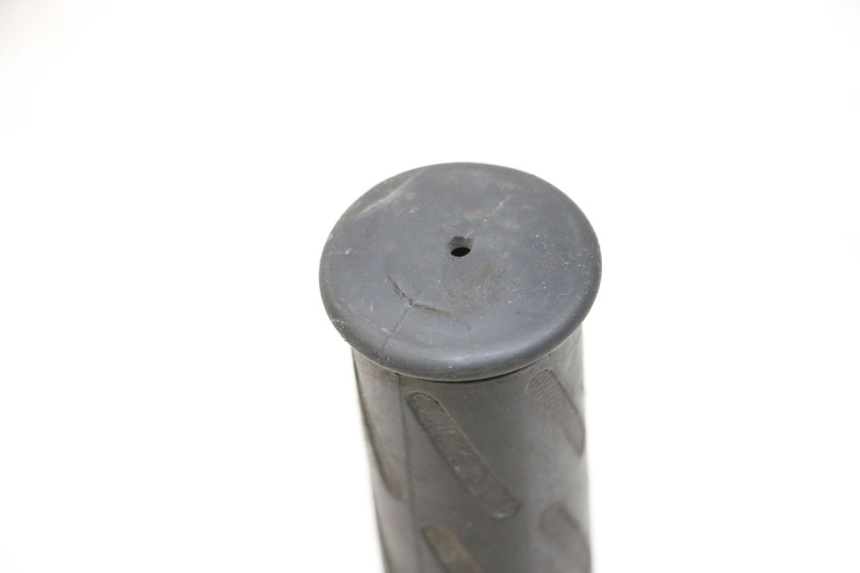 photo de MANOPOLE DELL'ACCELERATORE PEUGEOT KISBEE 4T 50 (2010 - 2017) - Zoom sullo stato d'uso