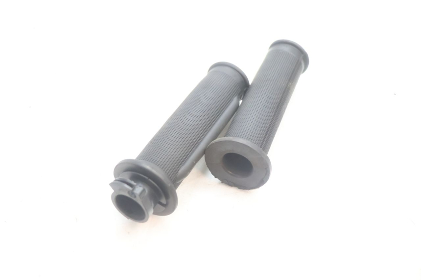 photo de MANOPOLE DELL'ACCELERATORE PEUGEOT KISBEE 4T 50 (2010 - 2017) - Zoom sullo stato d'uso