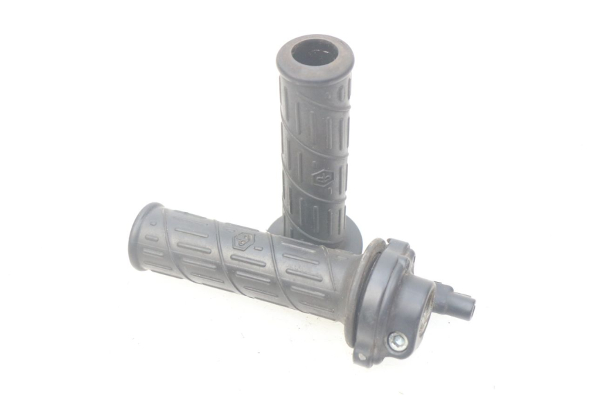 photo de MANOPOLE DELL'ACCELERATORE PIAGGIO LIBERTY 4T 50 (2004 - 2008) - Vista principale