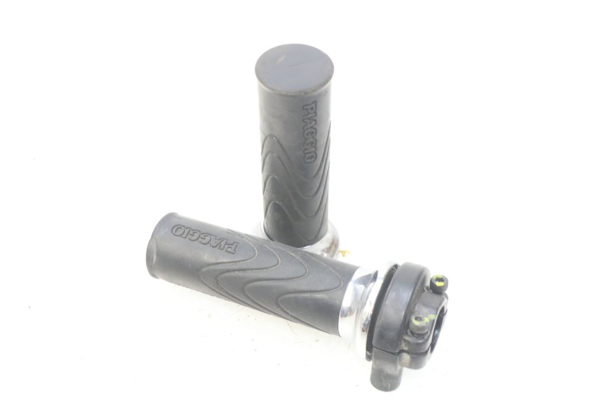 photo de MANOPOLE DELL'ACCELERATORE PIAGGIO LIBERTY IGET 4T 50 (2015 - 2020) - Vista principale