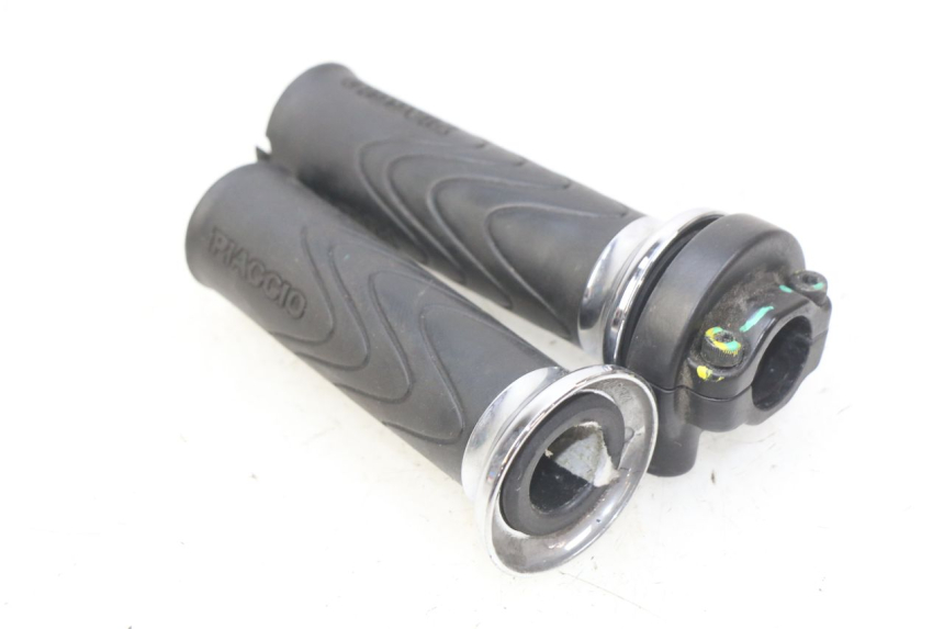 photo de MANOPOLE DELL'ACCELERATORE PIAGGIO LIBERTY IGET 4T 50 (2015 - 2020) - Primo piano tecnico