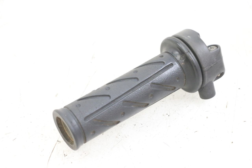 photo de MANOPOLE DELL'ACCELERATORE KYMCO LIKE 125 (2009 - 2016) - Primo piano tecnico