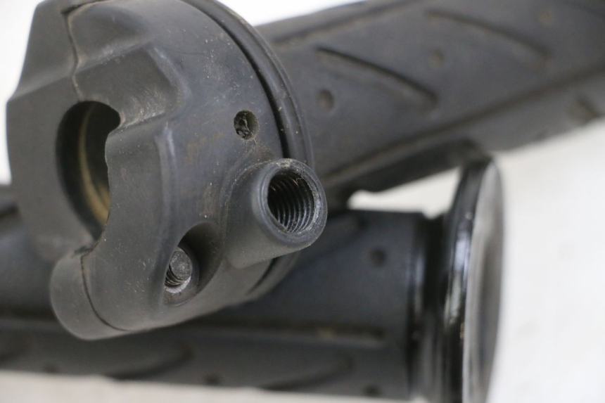 photo de MANOPOLE DELL'ACCELERATORE KYMCO LIKE 125 (2009 - 2016) - Zoom sullo stato d'uso