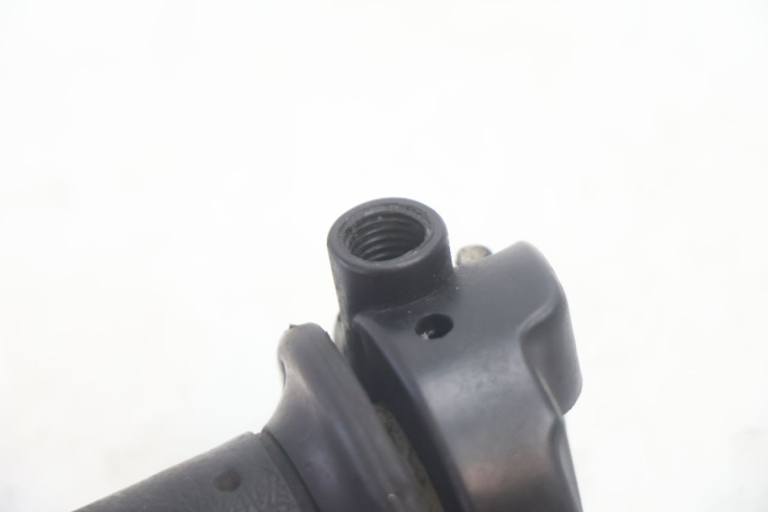 photo de MANOPOLE DELL'ACCELERATORE KYMCO LIKE 125 (2009 - 2016) - Primo piano tecnico