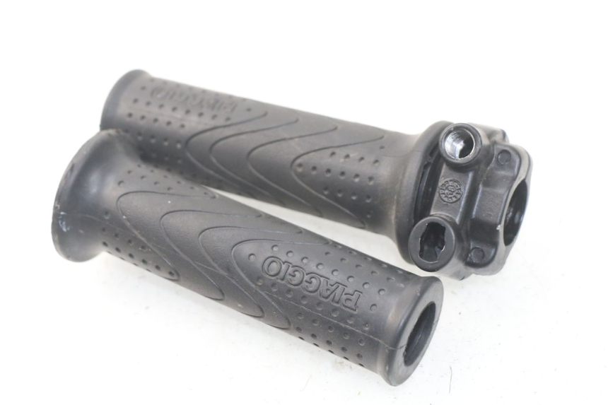 photo de Manopola dell'acceleratore PIAGGIO MP3 HPE 500 (2019 - 2022) - Vista principale