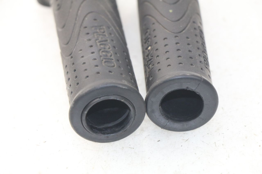 photo de Manopola dell'acceleratore PIAGGIO MP3 HPE 500 (2019 - 2022) - Zoom sullo stato d'uso