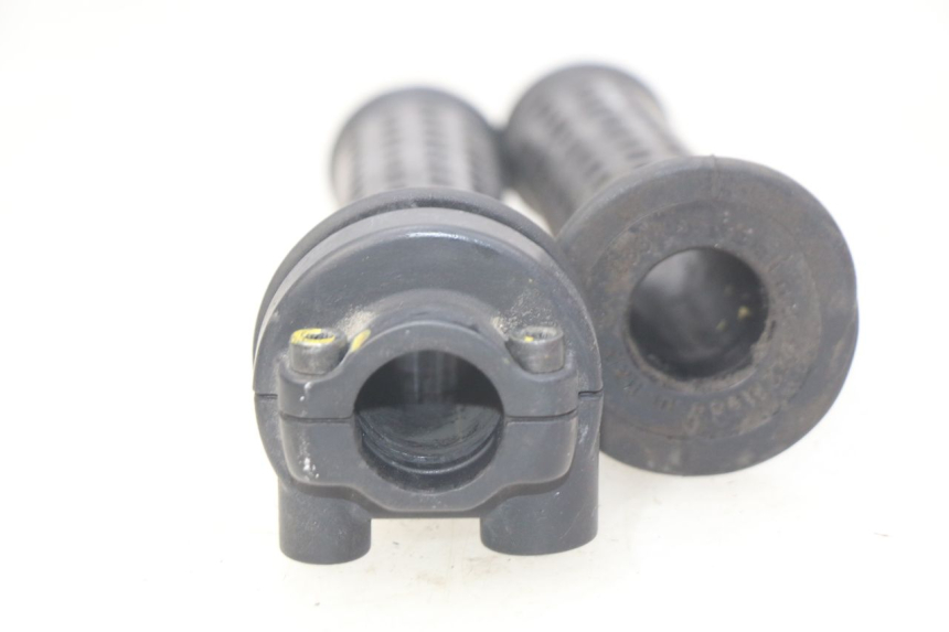 photo de MANOPOLE DELL'ACCELERATORE PIAGGIO MP3 LT 400 (2007 - 2012) - Zoom sullo stato d'uso