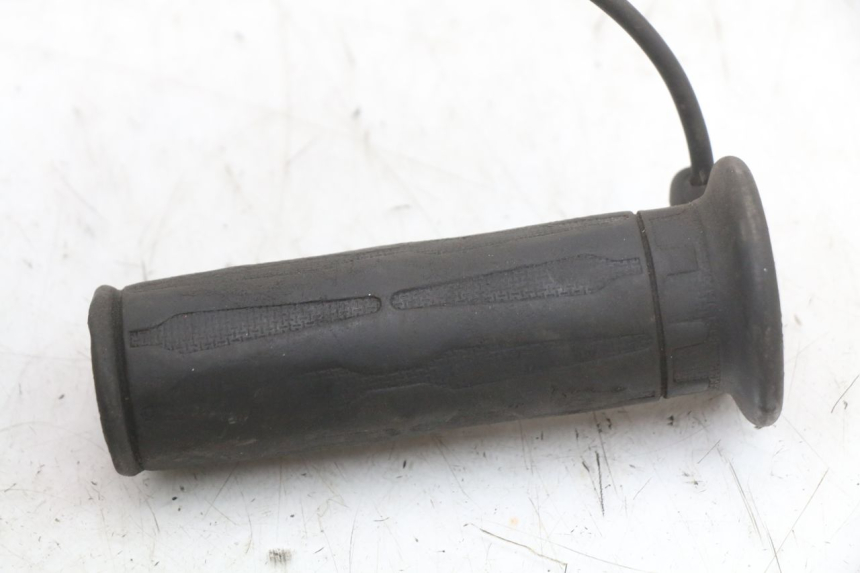 photo de MANOPOLE DELL'ACCELERATORE PIAGGIO MP3 LT 400 (2007 - 2012) - Dettaglio del componente