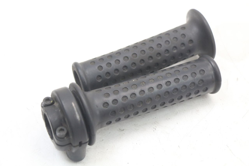 photo de MANOPOLE DELL'ACCELERATORE PIAGGIO MP3 LT 400 (2007 - 2012) - Zoom sullo stato d'uso