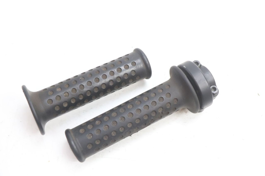 photo de MANOPOLE DELL'ACCELERATORE PIAGGIO MP3 LT 400 (2007 - 2012) - Zoom sullo stato d'uso