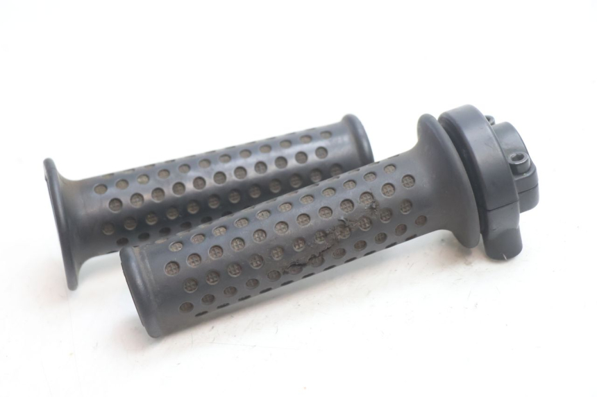 photo de MANOPOLE DELL'ACCELERATORE PIAGGIO MP3 LT 400 (2007 - 2012) - Altra angolazione