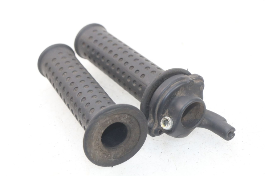 photo de MANOPOLE DELL'ACCELERATORE PIAGGIO MP3 125 (2006 - 2014) - Zoom sullo stato d'uso