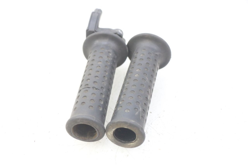 photo de MANOPOLE DELL'ACCELERATORE PIAGGIO MP3 125 (2006 - 2014) - Vista principale