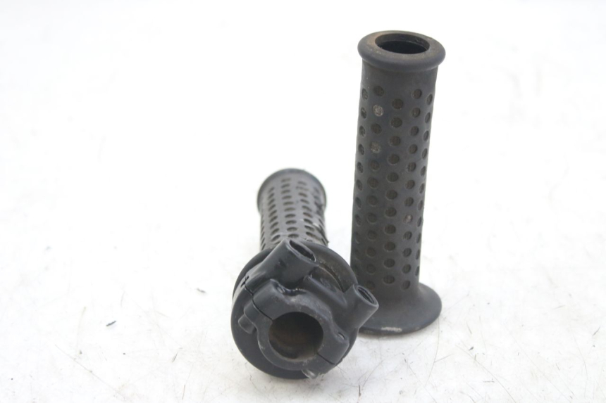 photo de MANOPOLE DELL'ACCELERATORE PIAGGIO MP3 RL 250 (2006 - 2010) - Dettaglio del componente
