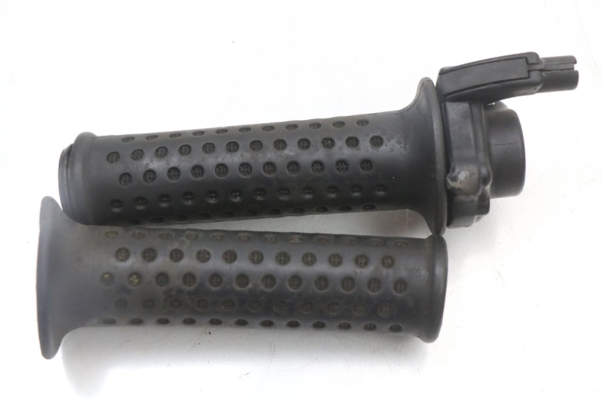 photo de MANOPOLE DELL'ACCELERATORE PIAGGIO MP3 125 (2006 - 2014) - Altra angolazione