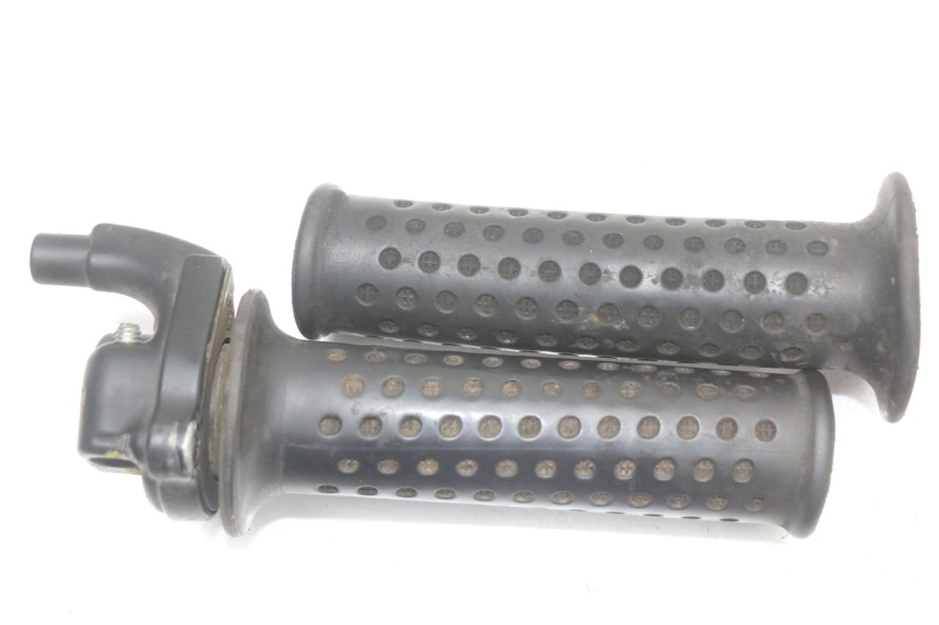 photo de MANOPOLE DELL'ACCELERATORE PIAGGIO MP3 125 (2006 - 2014) - Altra angolazione