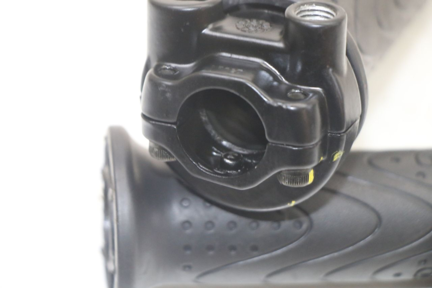 photo de MANOPOLE DELL'ACCELERATORE PIAGGIO MP3 500 (2014 - 2017) - Zoom sullo stato d'uso