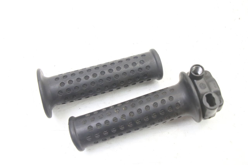 photo de MANOPOLE DELL'ACCELERATORE PIAGGIO MP3 500 (2011 - 2015) - Altra angolazione