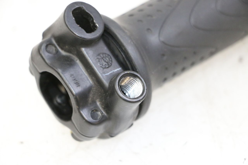 photo de MANOPOLE DELL'ACCELERATORE PIAGGIO MP3 500 (2014 - 2017) - Primo piano tecnico