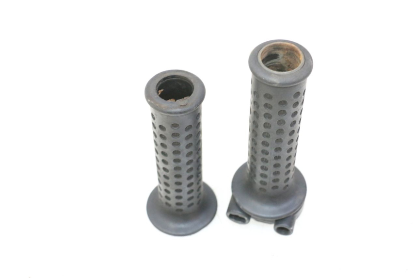 photo de MANOPOLE DELL'ACCELERATORE PIAGGIO MP3 RL 250 (2006 - 2010) - Dettaglio del componente