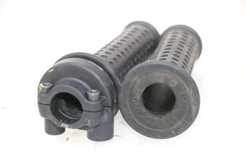 photo de MANOPOLE DELL'ACCELERATORE PIAGGIO MP3 RL 250 (2006 - 2010) - Primo piano tecnico