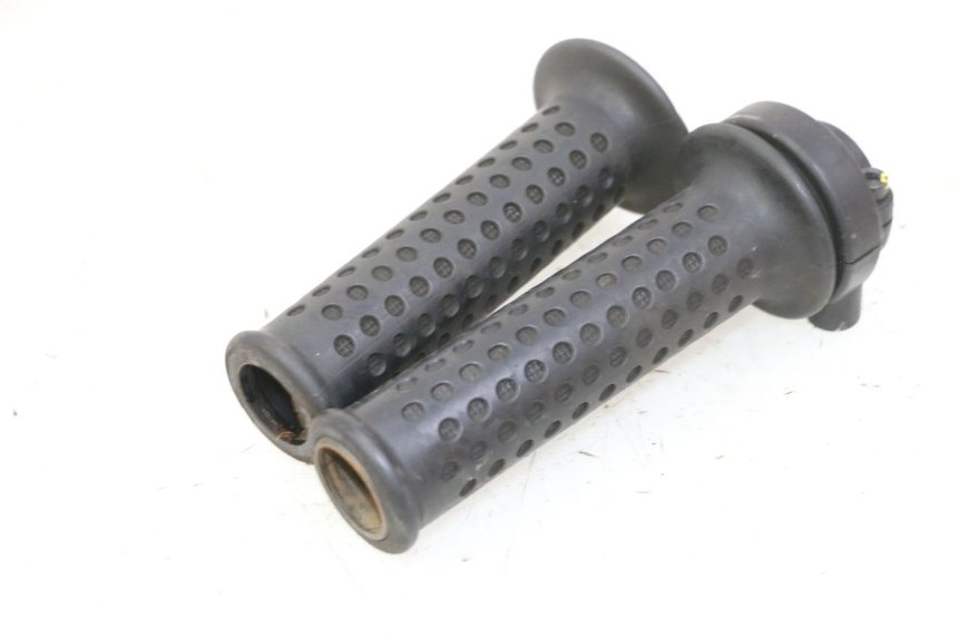 photo de MANOPOLE DELL'ACCELERATORE PIAGGIO MP3 RL 250 (2006 - 2010) - Vista d'insieme del prodotto