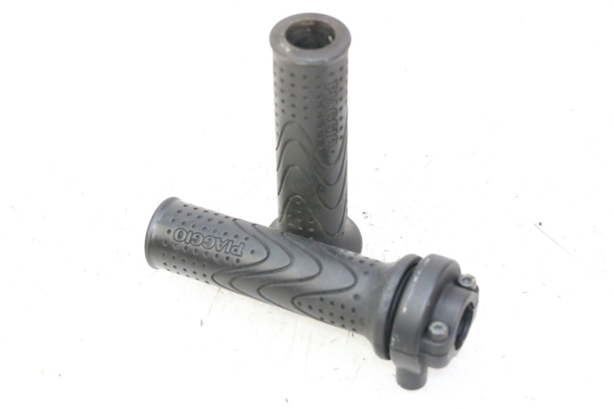 photo de MANOPOLE DELL'ACCELERATORE PIAGGIO MP3 500 (2011 - 2015) - Vista principale
