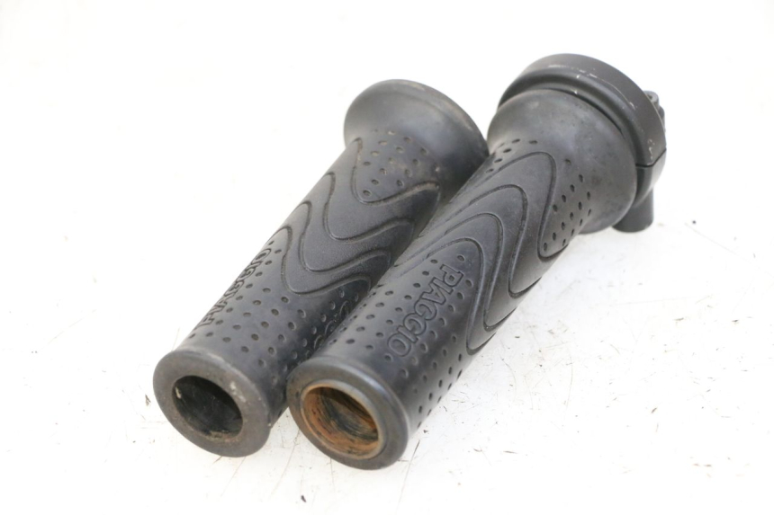 photo de MANOPOLE DELL'ACCELERATORE PIAGGIO MP3 500 (2011 - 2015) - Vista d'insieme del prodotto