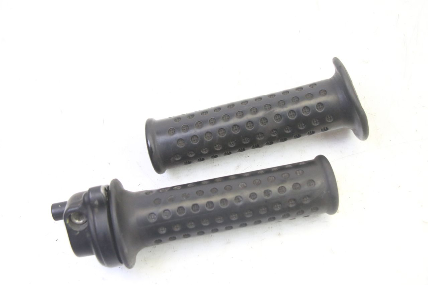 photo de MANOPOLE DELL'ACCELERATORE PIAGGIO MP3 125 (2006 - 2014) - Vista principale