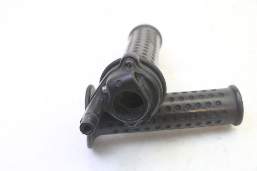 photo de MANOPOLE DELL'ACCELERATORE PIAGGIO MP3 125 (2006 - 2014) - Zoom sullo stato d'uso