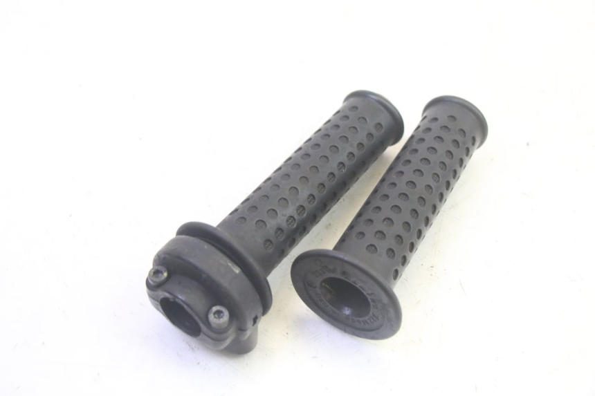 photo de MANOPOLE DELL'ACCELERATORE PIAGGIO MP3 RL 250 (2006 - 2010) - Dettaglio del componente