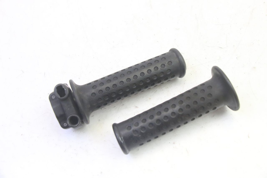 photo de MANOPOLE DELL'ACCELERATORE PIAGGIO MP3 RL 250 (2006 - 2010) - Zoom sullo stato d'uso