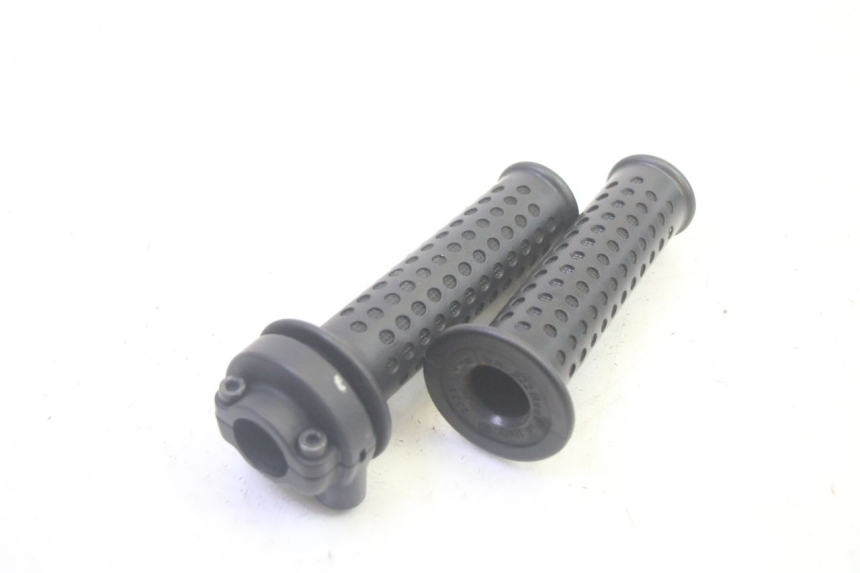 photo de MANOPOLE DELL'ACCELERATORE PIAGGIO MP3 RL 250 (2006 - 2010) - Dettaglio del componente