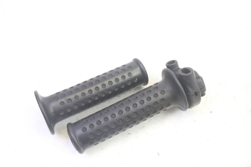 photo de MANOPOLE DELL'ACCELERATORE PIAGGIO MP3 RL 250 (2006 - 2010) - Zoom sullo stato d'uso