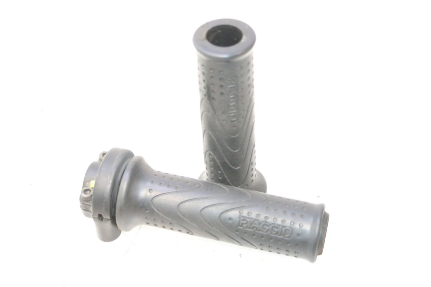 photo de MANOPOLE DELL'ACCELERATORE PIAGGIO MP3 500 (2011 - 2015) - Vista principale