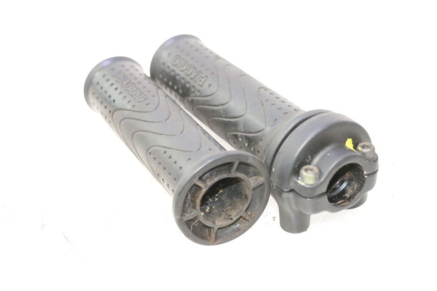 photo de MANOPOLE DELL'ACCELERATORE PIAGGIO MP3 500 (2011 - 2015) - Primo piano tecnico