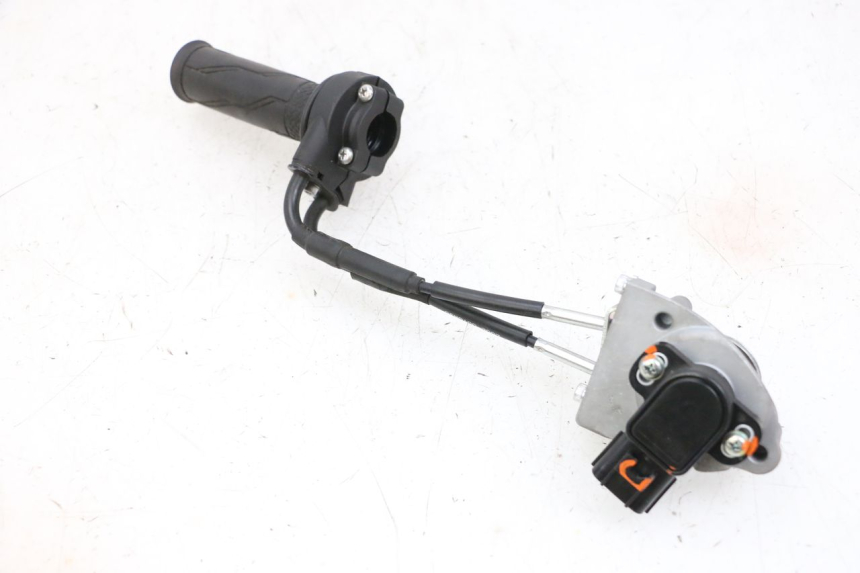 photo de ACCELERATORE YAMAHA NEO'S CORE 1 (2022 - 2026) - Ispezione visiva dettagliata