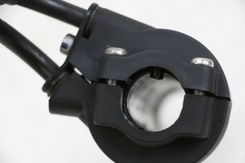 photo de ACCELERATORE YAMAHA NEO'S CORE 1 (2022 - 2026) - Stato della superficie e materiale