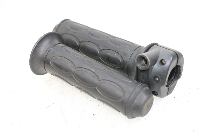 photo de ACCELERATORE YAMAHA NEO'S NEOS 2T 50 (1998 - 2007) - Zoom sullo stato d'uso