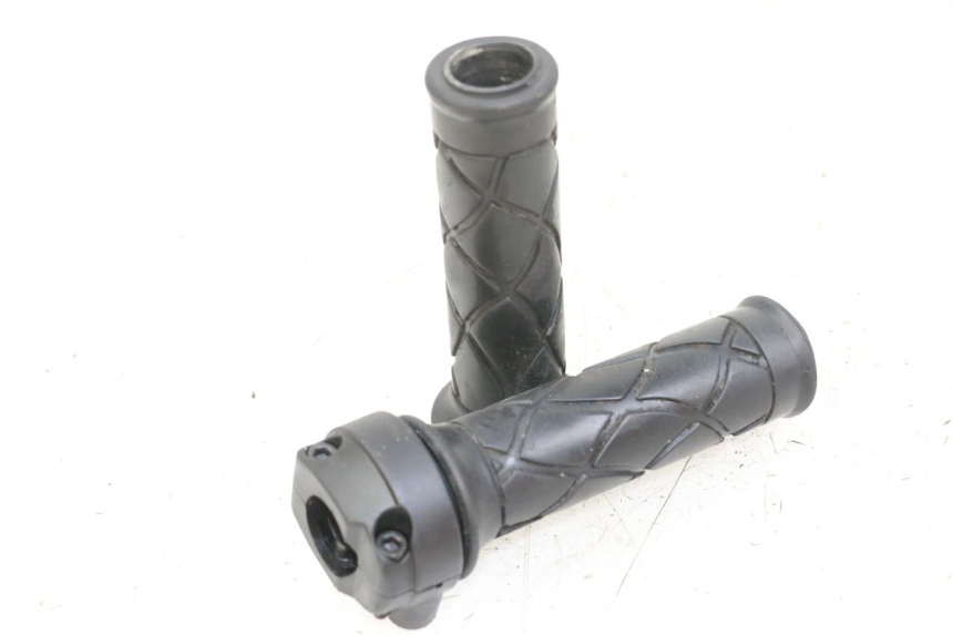 photo de Manopola dell'acceleratore YAMAHA NEOS NEO'S 4T 50 (2008 - 2016) - Vista principale