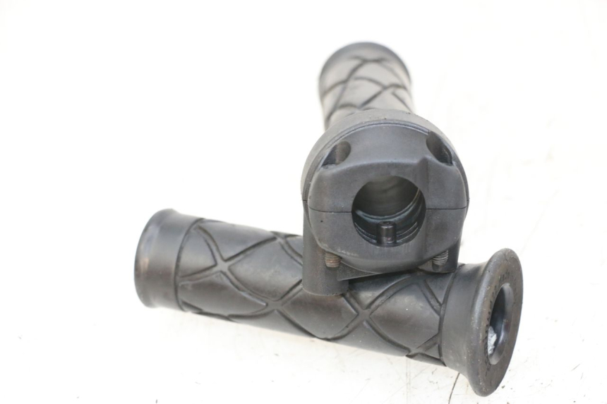 photo de Manopola dell'acceleratore YAMAHA NEOS NEO'S 4T 50 (2008 - 2016) - Zoom sullo stato d'uso