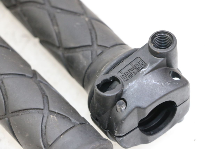 photo de Manopola dell'acceleratore YAMAHA NEOS NEO'S 4T 50 (2008 - 2016) - Zoom sullo stato d'uso