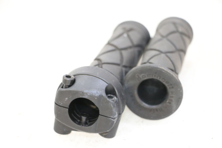 photo de Manopola dell'acceleratore YAMAHA NEOS NEO'S 4T 50 (2008 - 2016) - Vista d'insieme del prodotto