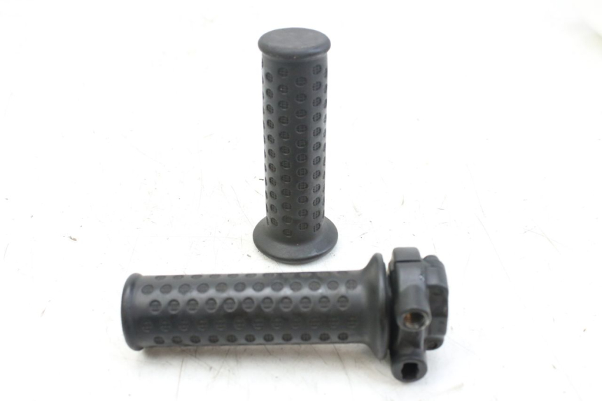 photo de MANOPOLE DELL'ACCELERATORE PIAGGIO NEW TYPHOON 50 (2018 - 2021) - Vista principale