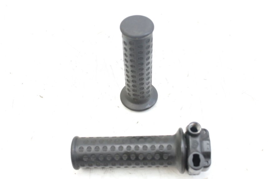 photo de MANOPOLE DELL'ACCELERATORE PIAGGIO NEW TYPHOON 50 (2018 - 2021) - Primo piano tecnico