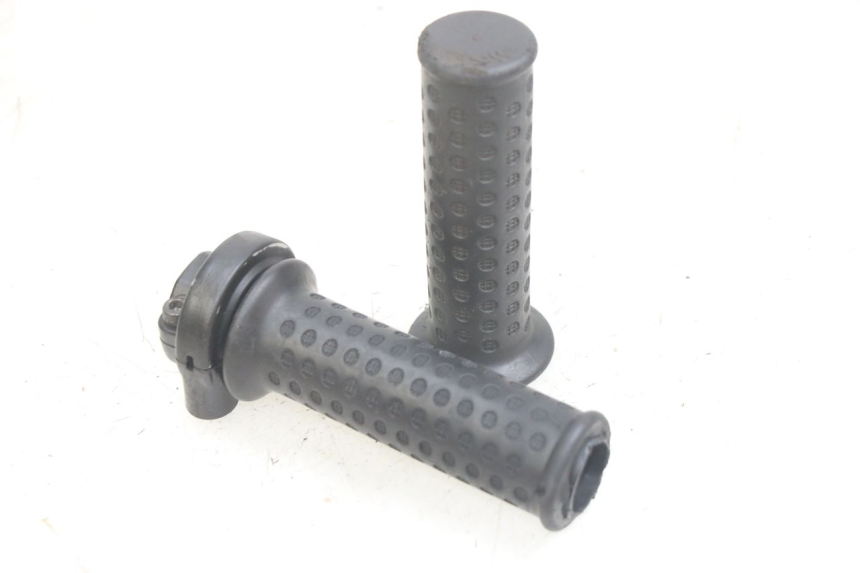 photo de MANOPOLE DELL'ACCELERATORE PIAGGIO NEW TYPHOON 50 (2018 - 2021) - Vista principale