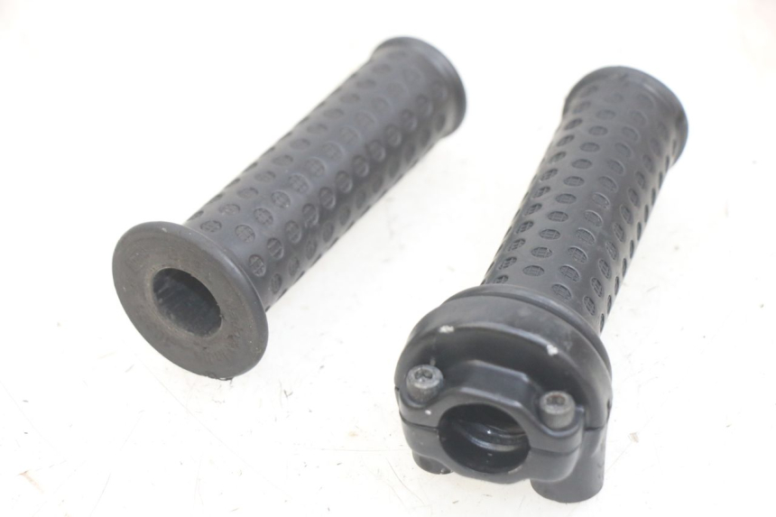 photo de MANOPOLE DELL'ACCELERATORE PIAGGIO NEW TYPHOON 50 (2018 - 2021) - Altra angolazione