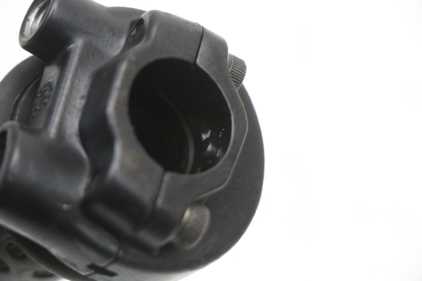 photo de MANOPOLE DELL'ACCELERATORE PIAGGIO NEW TYPHOON 50 (2018 - 2021) - Altra angolazione