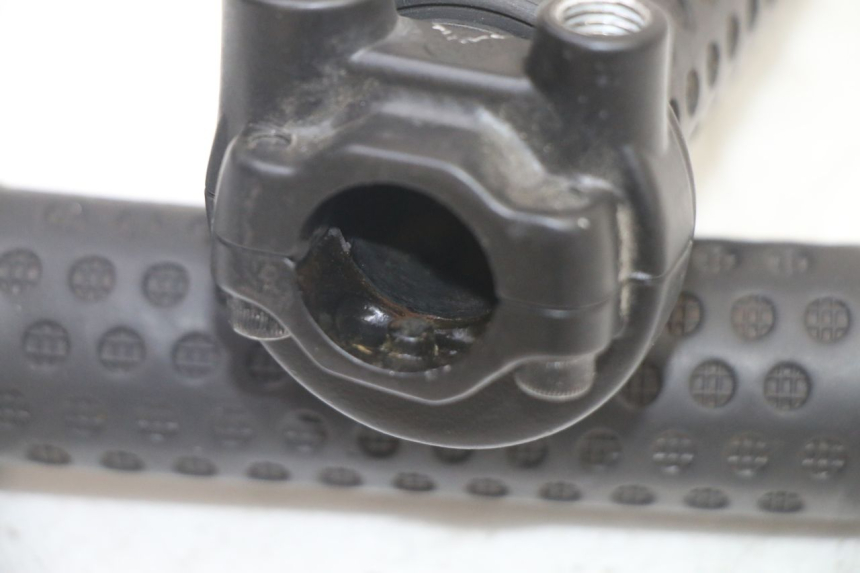 photo de MANOPOLE DELL'ACCELERATORE PIAGGIO NEW TYPHOON 50 (2018 - 2021) - Zoom sullo stato d'uso